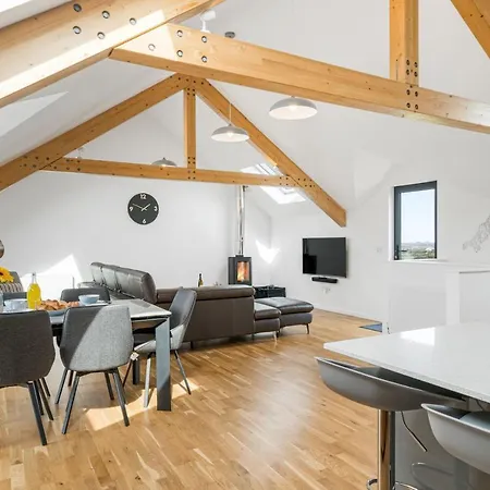 Cedar House Holiday home *